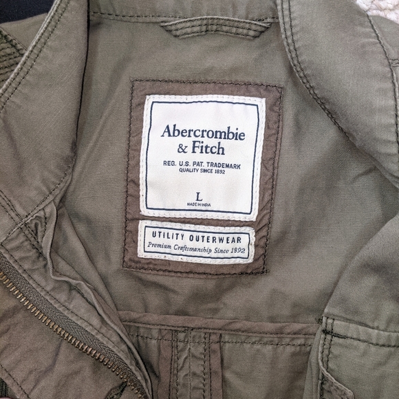 Abercrombie and Fitch Utility Outerwear Twill military vest - Picture 5 of 8